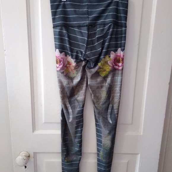 Teeki hot pants - Picture 3 of 3